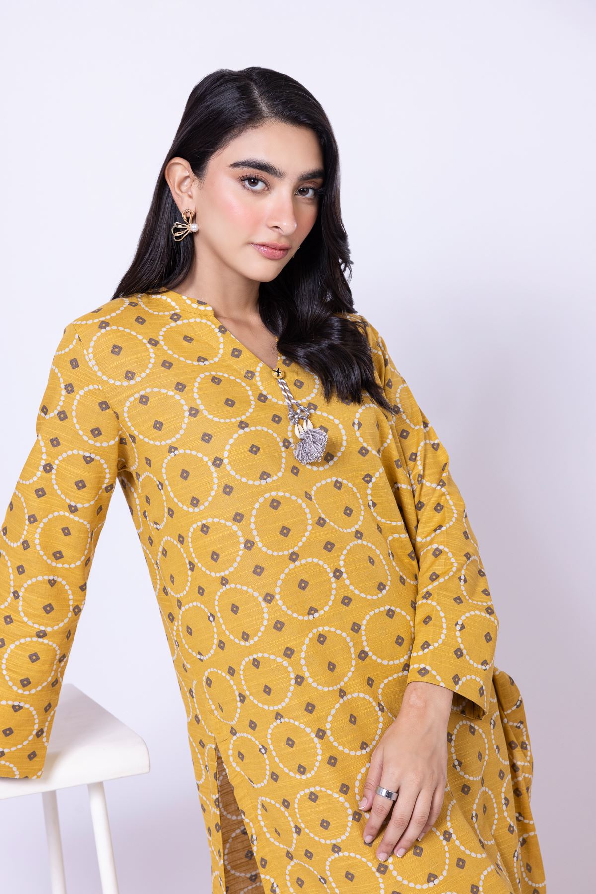 Printed Khaddar V-Neck Geometric Kurta - 25-10-12E7-04TA-VG