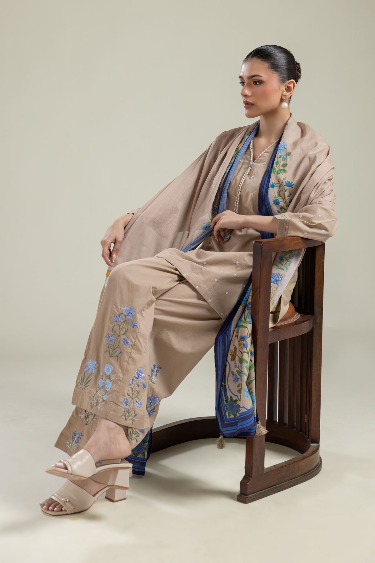Embroidered Lawn Beige Lawn Dupatta - 25-09-10E4-05TA-VG