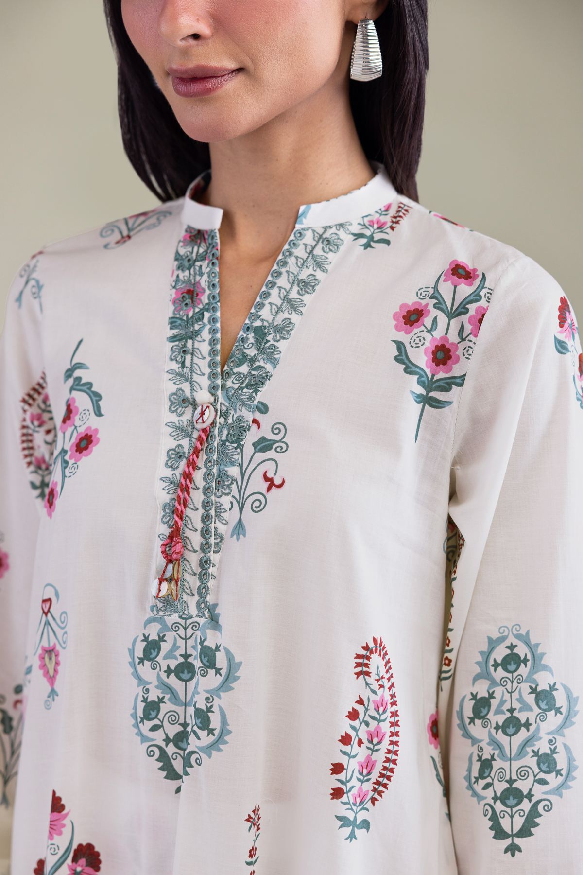 Embroidered Cambric White Cambric Kurta - T-A33-26-206FH1-VG
