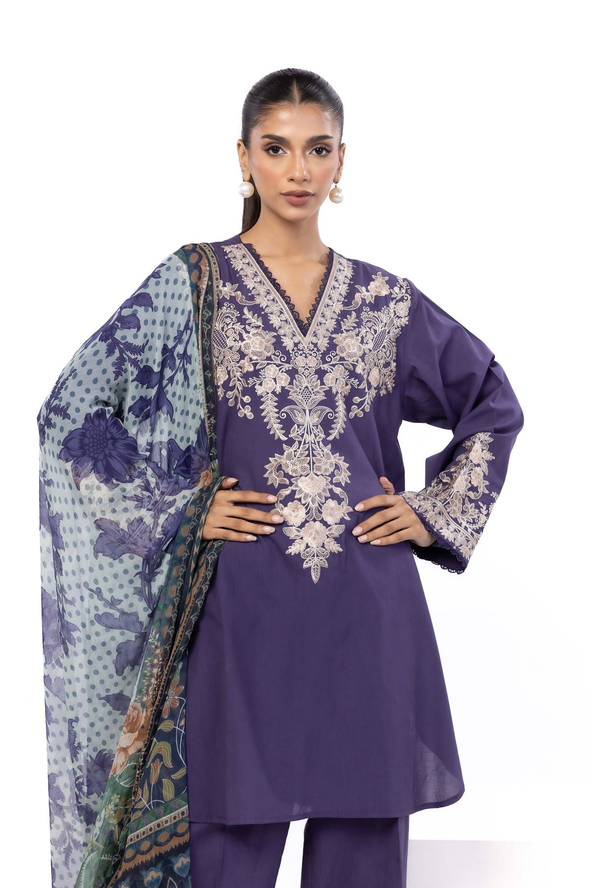 Embroidered Cambric Fabrics 3 Piece - A33-26-104FC1-VG