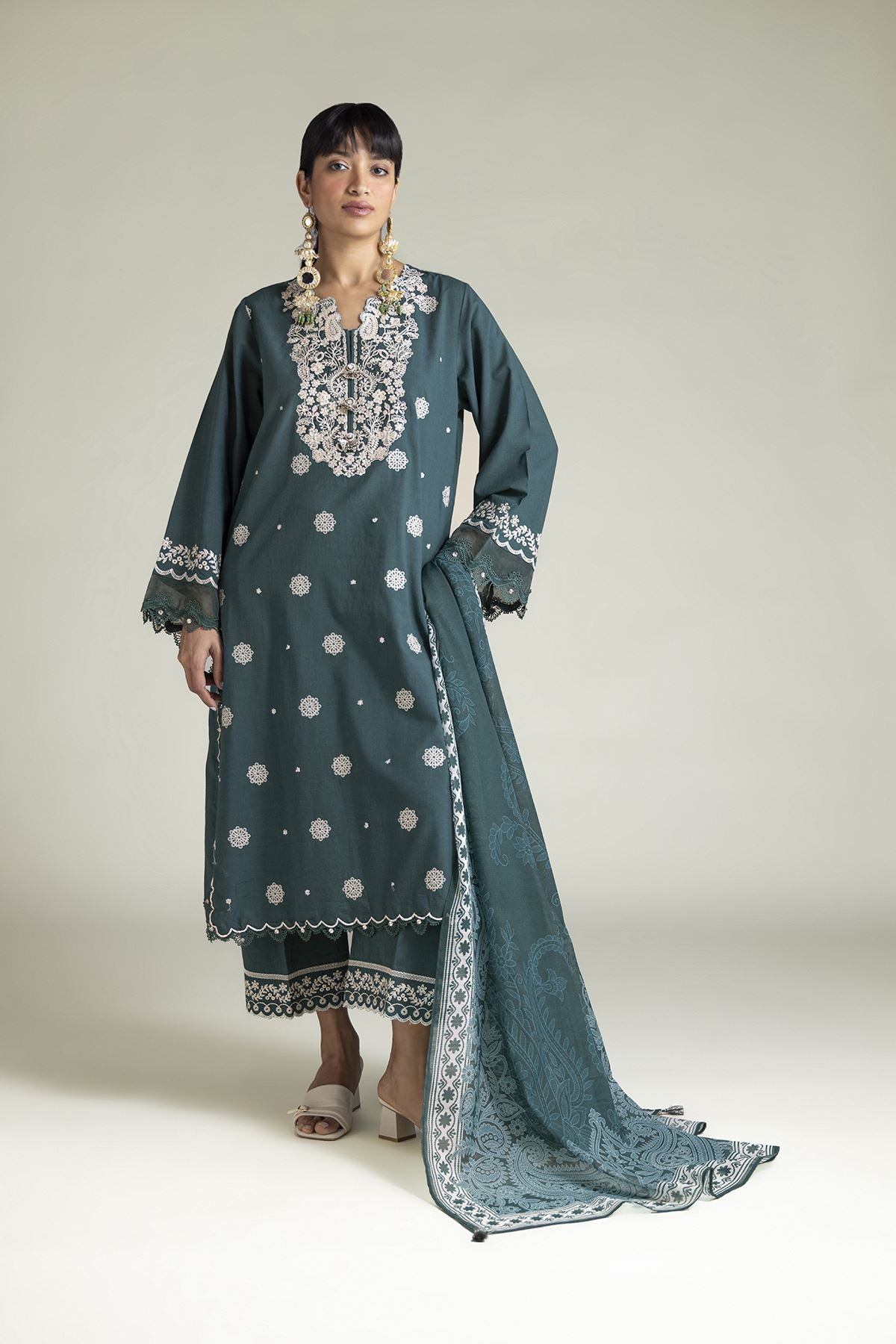 Embroidered Cambric Tailored 3-Piece Cambric - T-A11-26-109FC2-VG