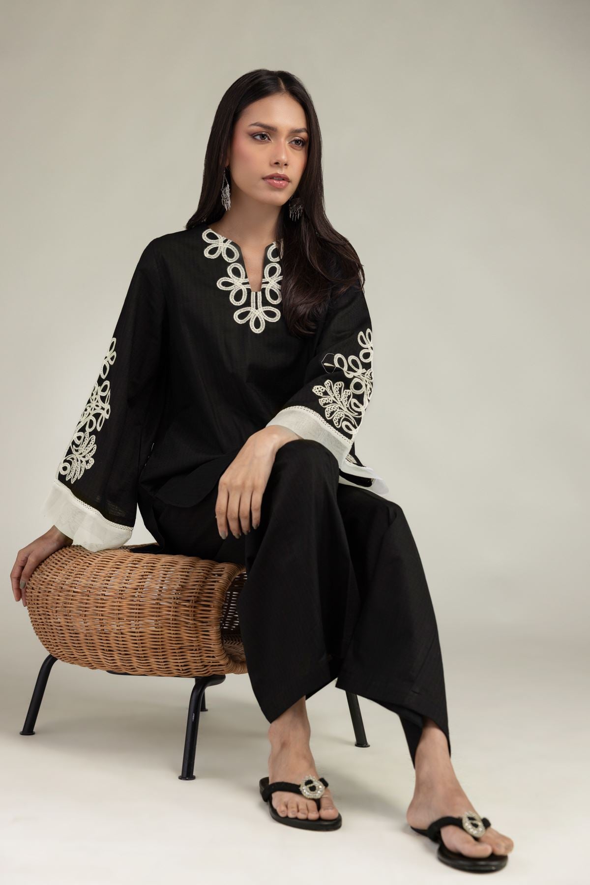 Embroidered Cotton Dobby Black V-Neck Kurta - 5-26-105-F-C-VG
