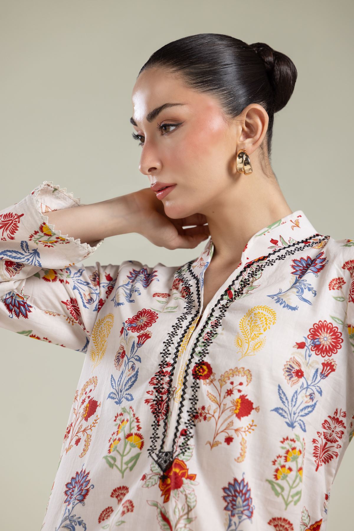 Embroidered Cambric Floral V-Neck Kurta - 1-26-135-A-D-VG