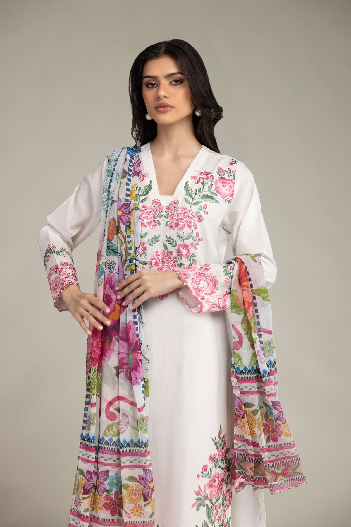 Embroidered Cambric Fabrics 3 Piece - A22-26-214FH1-VG