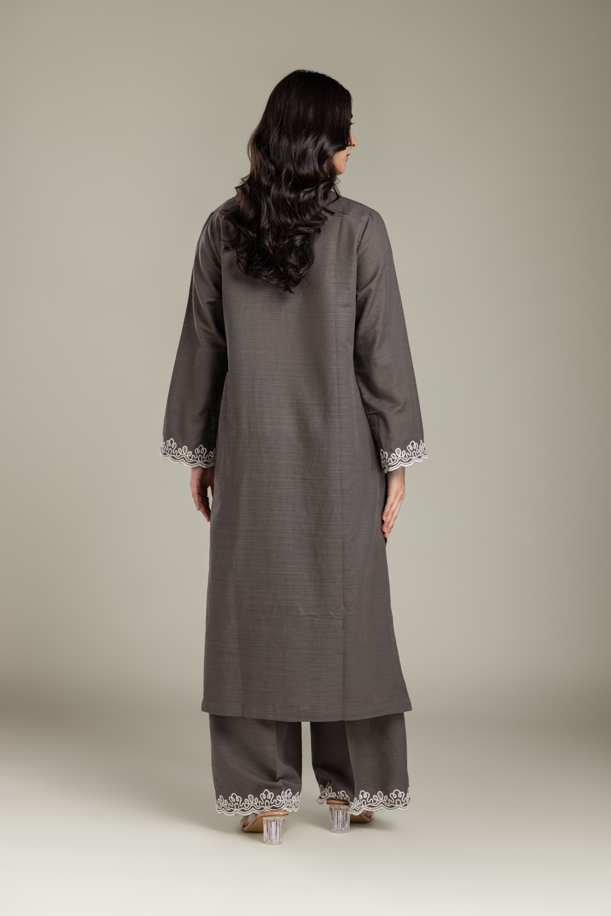 Embroidered Light Khaddar Kurta - 2-26-202-A-D-VG