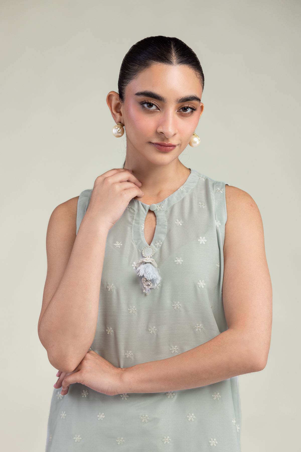 Embroidered Arabic Lawn Lawn Sleeveless Kurta - 1-26-245-A-J1-VG