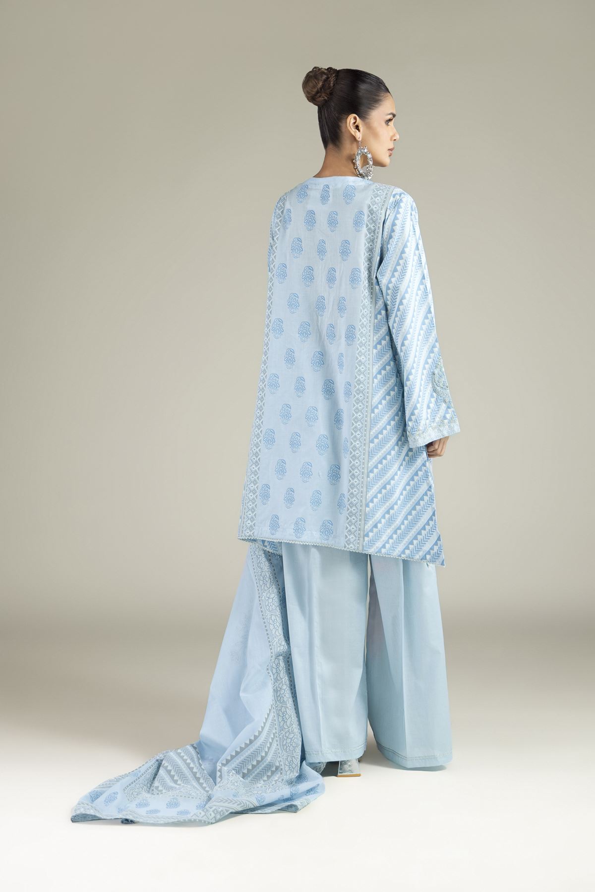 Embroidered Lawn 3-Piece Lawn Tailored - 1-26-250-B-H1-VG