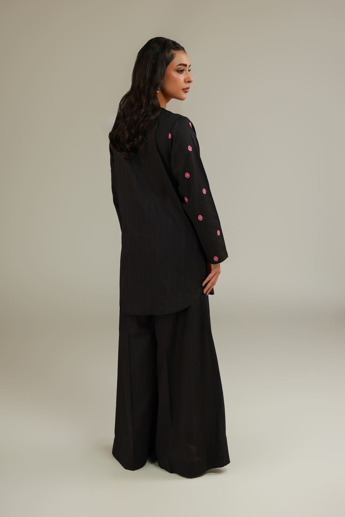 Embroidered Cotton Dobby Black V-Neck Kurta - 1-26-101-A-C-VG