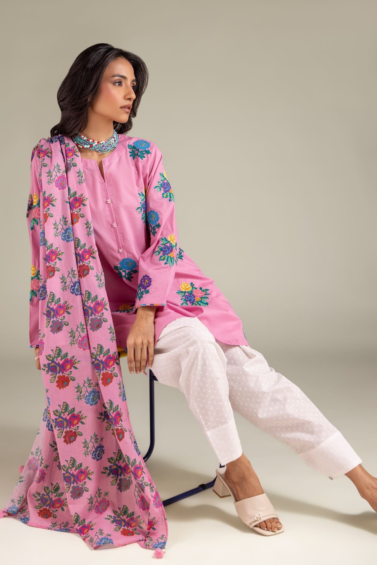 Embroidered Cambric Floral Buttoned Kurta - 1-26-108-A-F-VG