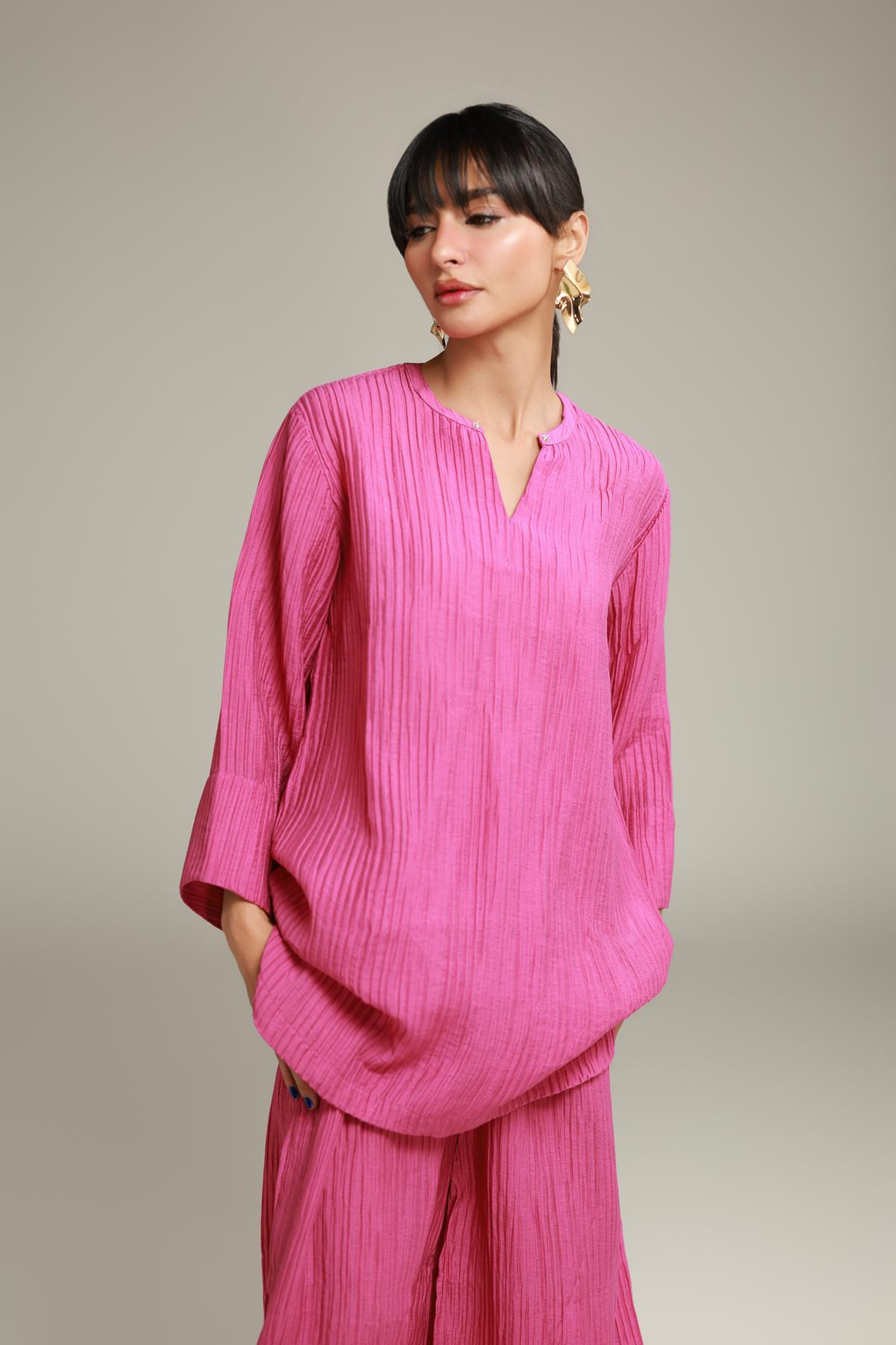 Dyed Blended Crinkle V-Neck Short Kurta - 26-02-1E13-02TA-VG