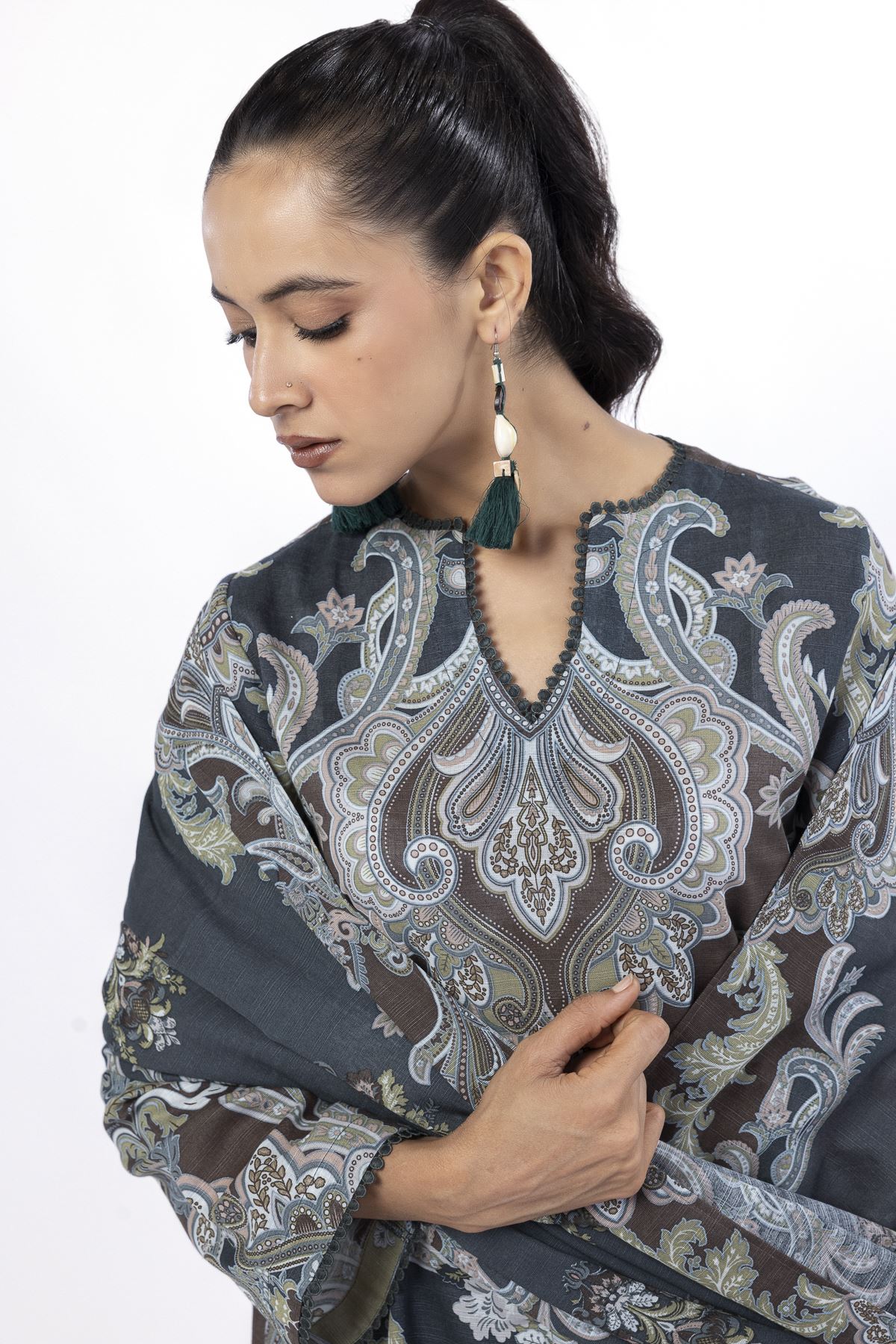 Embroidered Light Khaddar Fabrics 3 Piece - MT23A-VG