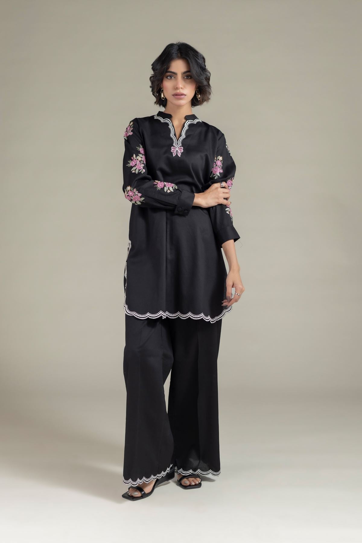 Embroidered Textured Cotton Pants - 25-06-6E8-01TB-VG