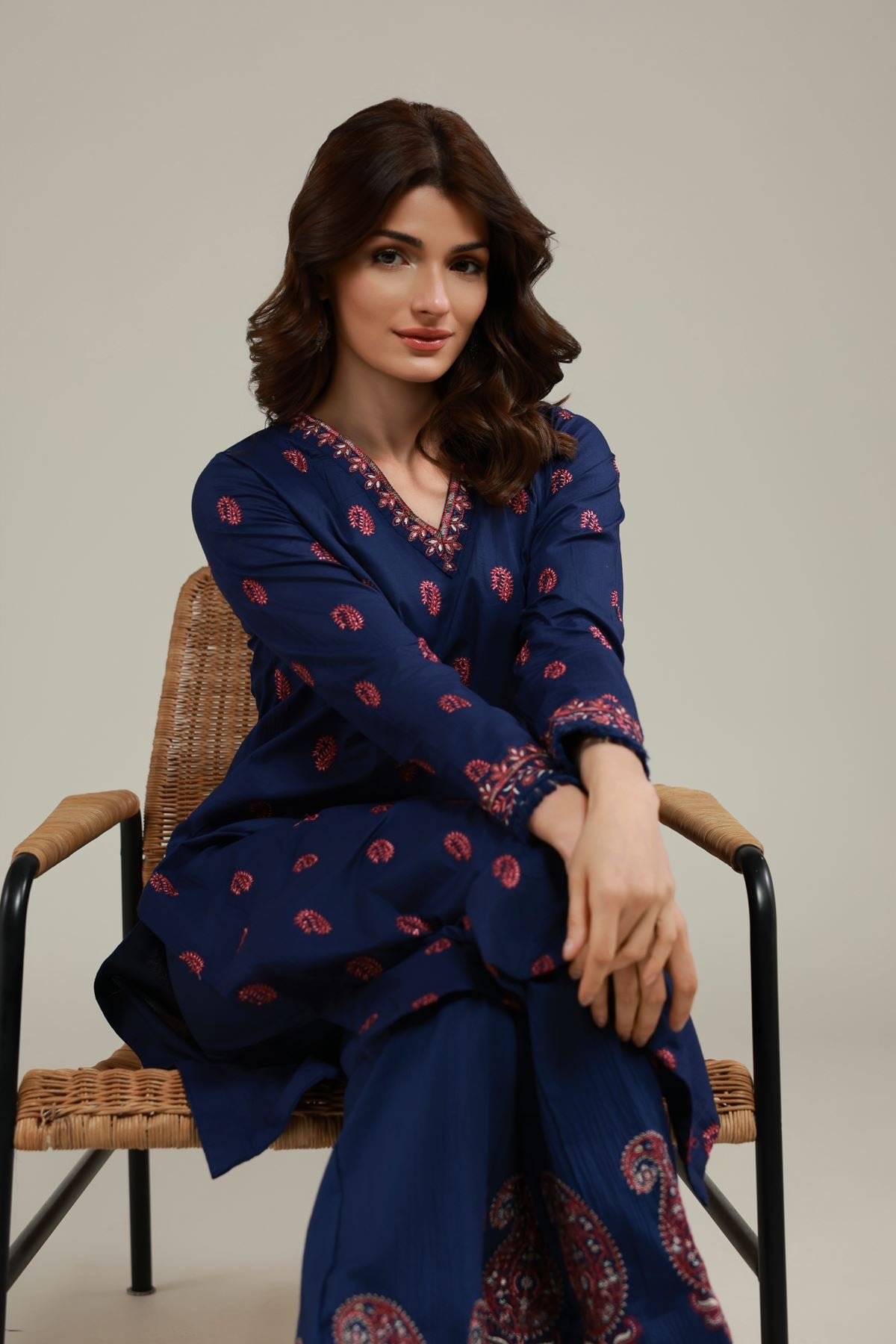 Embroidered Cotton Crinkle Paisley Longline Kurta - 25-10-12E11-07TA-VG