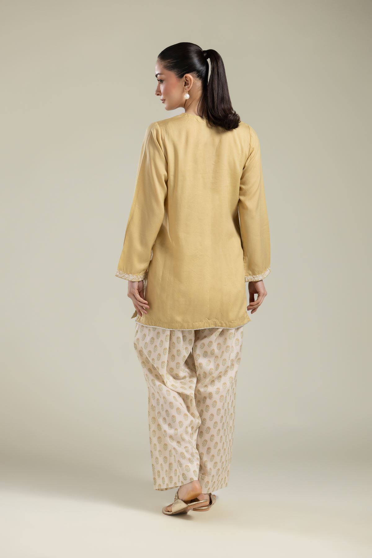 Embroidered Textured Weave Floral Embroidered Kurta - 1-26-106-A-D-VG