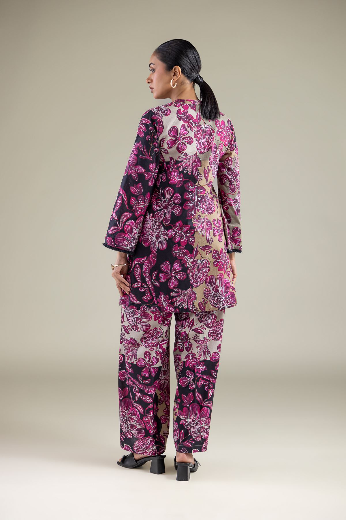 Embroidered Cambric Floral Cambric Kurta - 1-26-115-A-B-VG