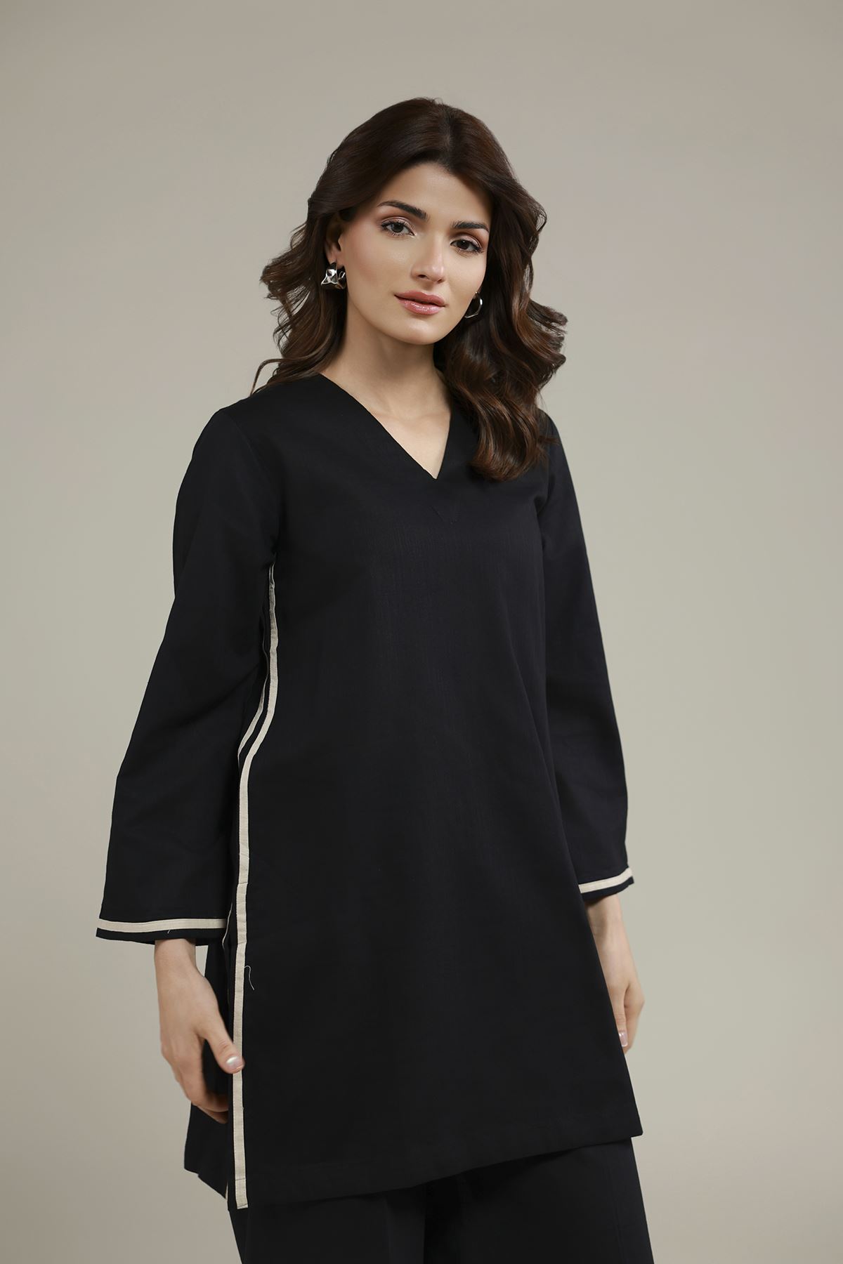 Dyed Heavy Textured Cotton V-Neck Solid Kurta - 25-10-12E4-08BB-VG