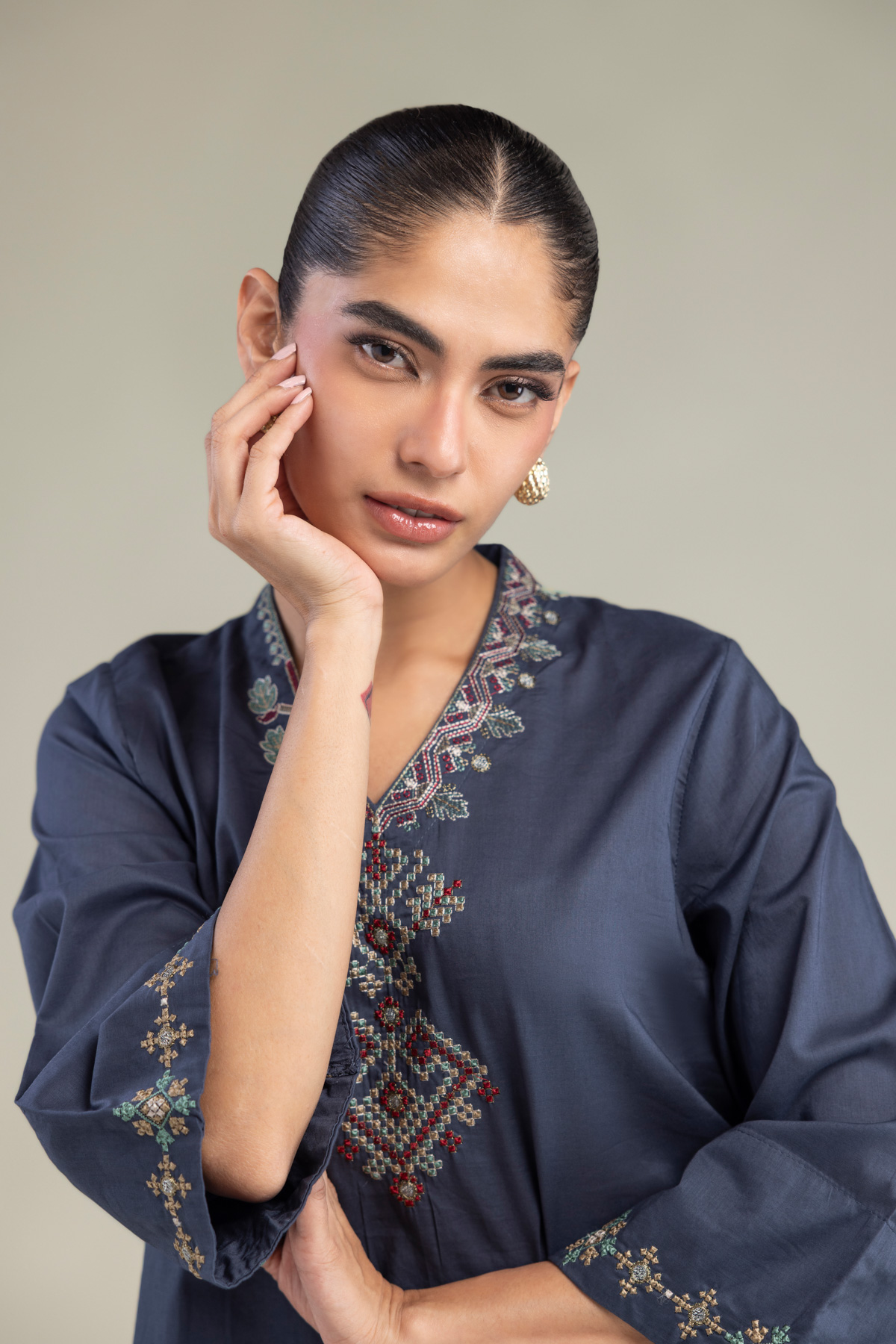 Embroidered Cambric V-Neck Navy Kurta - 1-26-102-A-F-VG