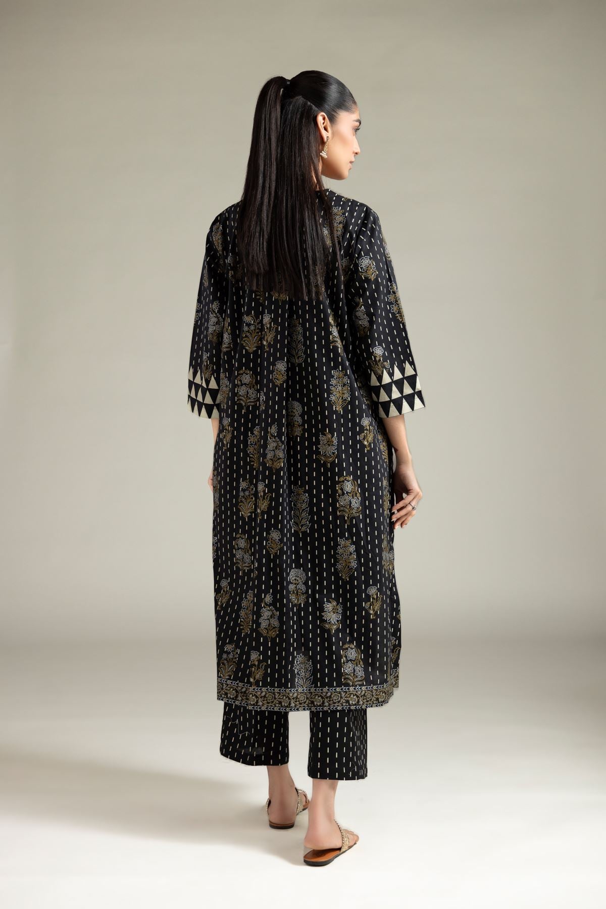 Cambric Kurta - 2-26-101-A-G-VG
