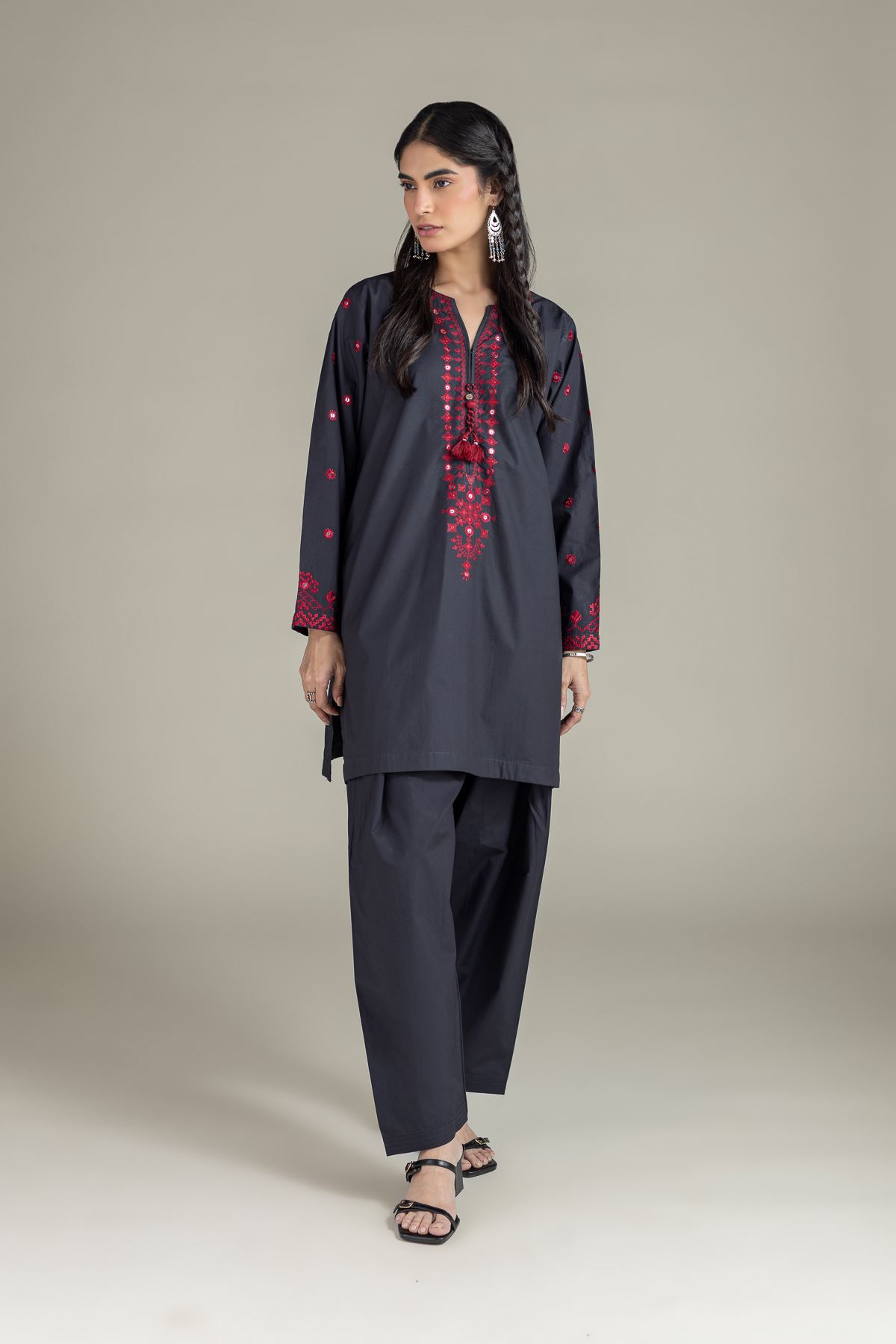 Embroidered Poplin Kurta - 25-08-8E7-04TA-VG