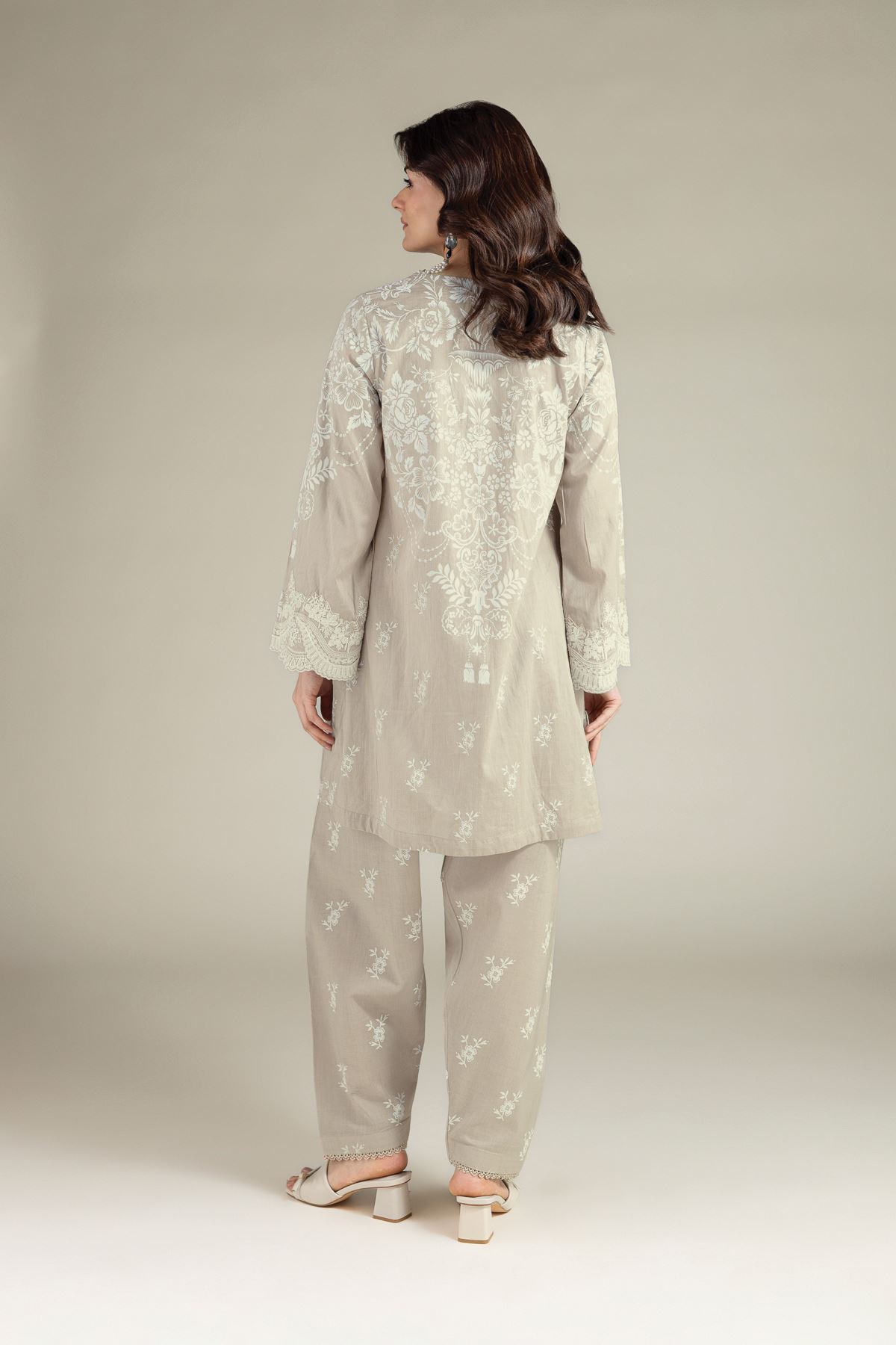 Embroidered Lawn Lawn Tailored Set - 1-26-223-A-A1-VG