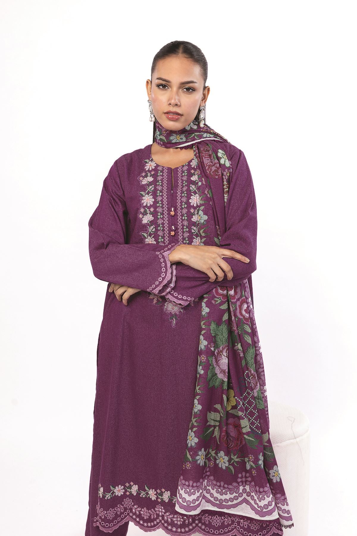 Embroidered Karandi Fabrics 3 Piece - MT23A-VG