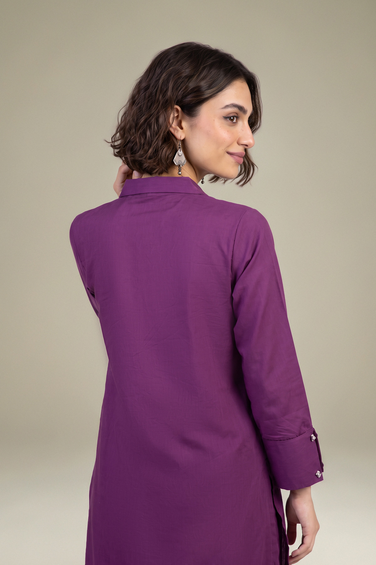 Dyed Poplin Poplin V-Neck Kurta - 1-26-408-A-A1-VG