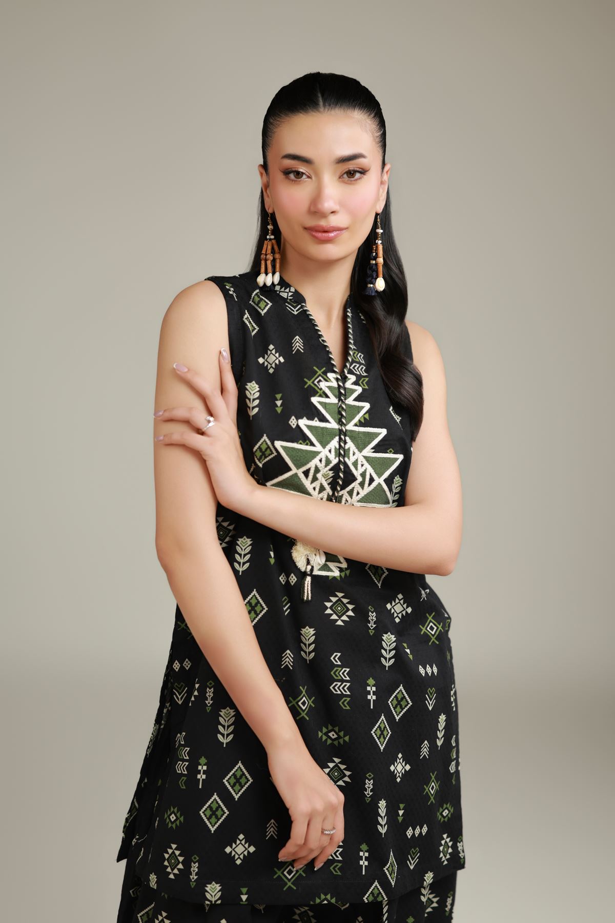 Embroidered Cotton Dobby Black Sleeveless Kurta - 26-02-1E13-02TA-VG