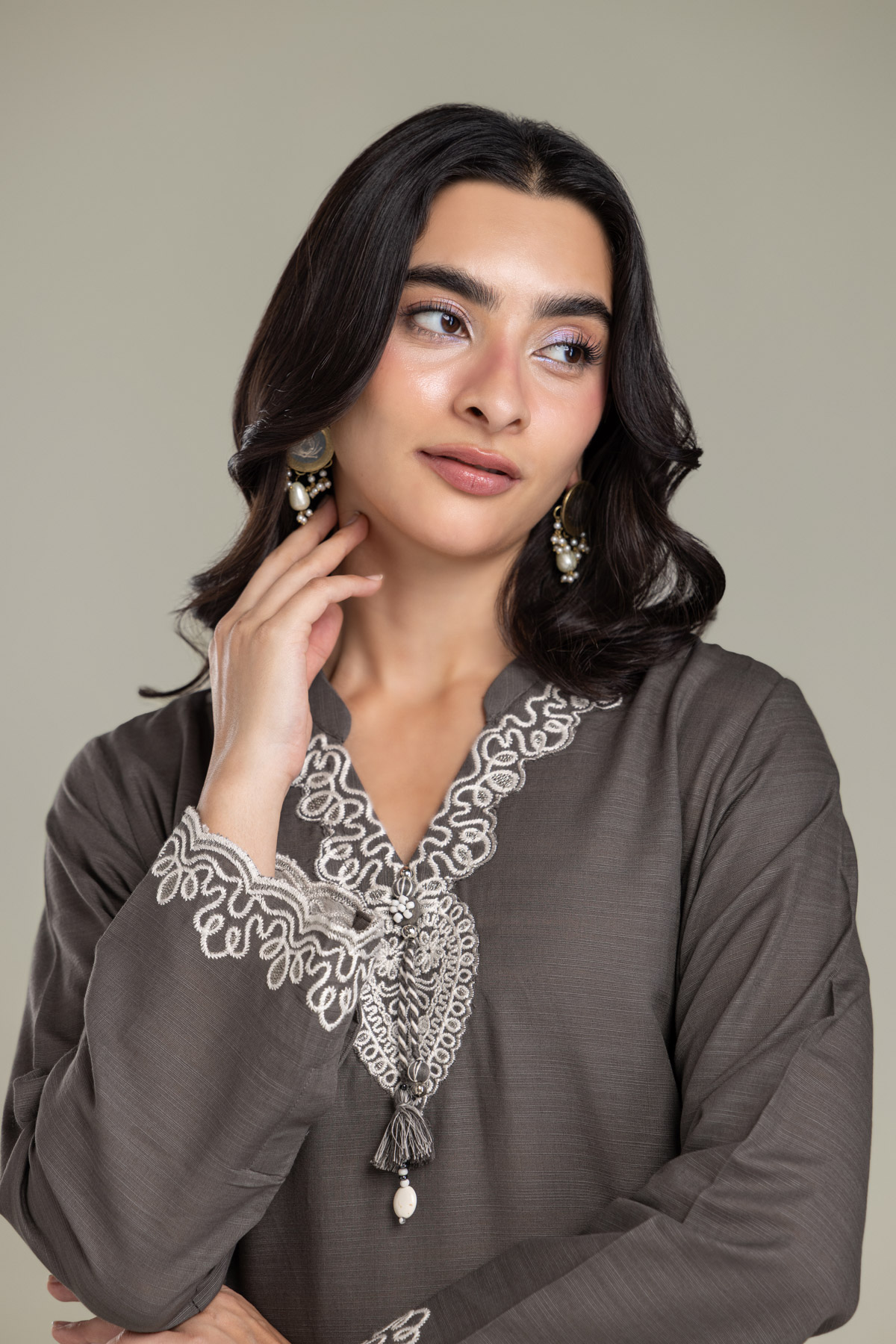 Embroidered Light Khaddar Kurta - 2-26-202-A-D-VG