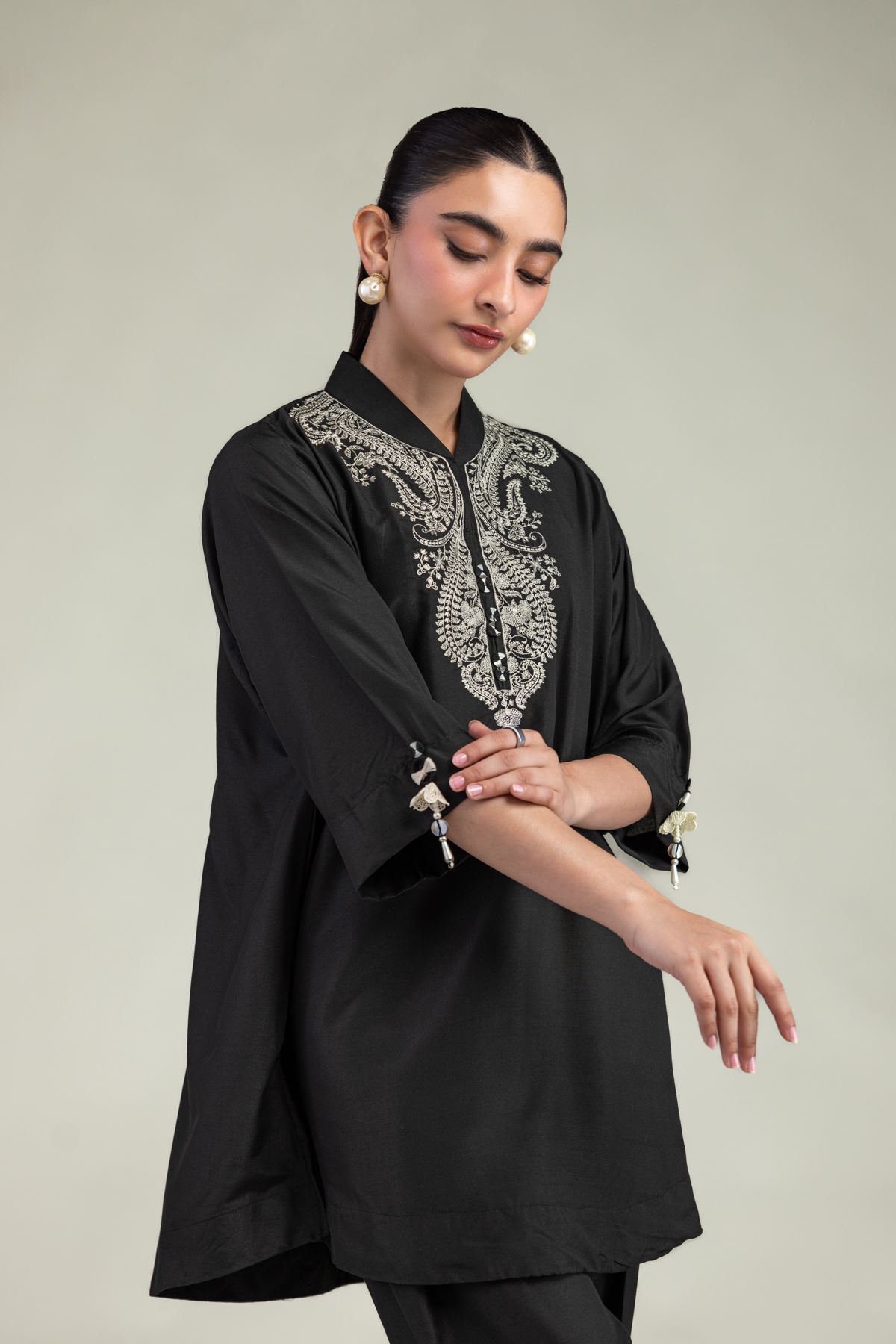 Embroidered Arabic Lawn Black Lawn Kurta - 2-26-201-A-C-VG