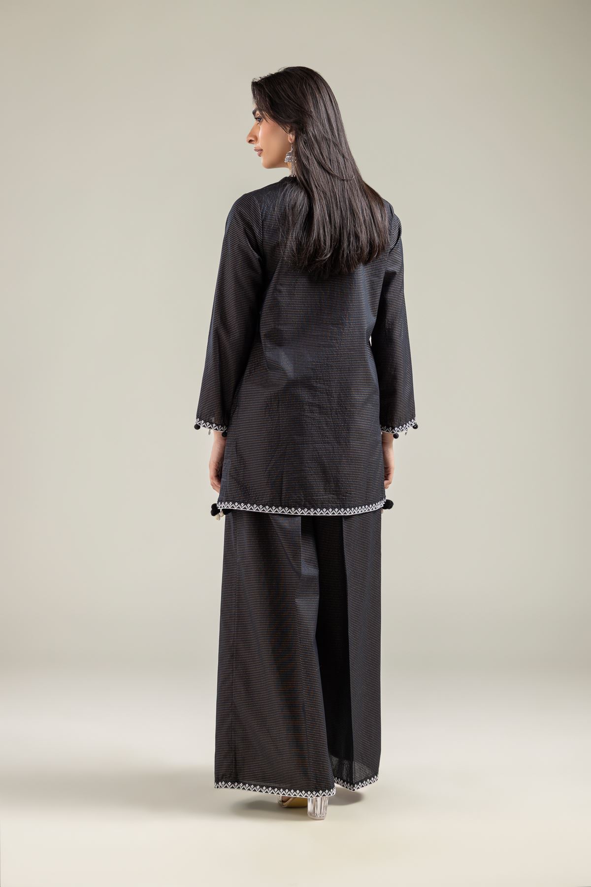 Embroidered Mesuri V-Neck Black Kurta - T-A22-26-120FF1-VG