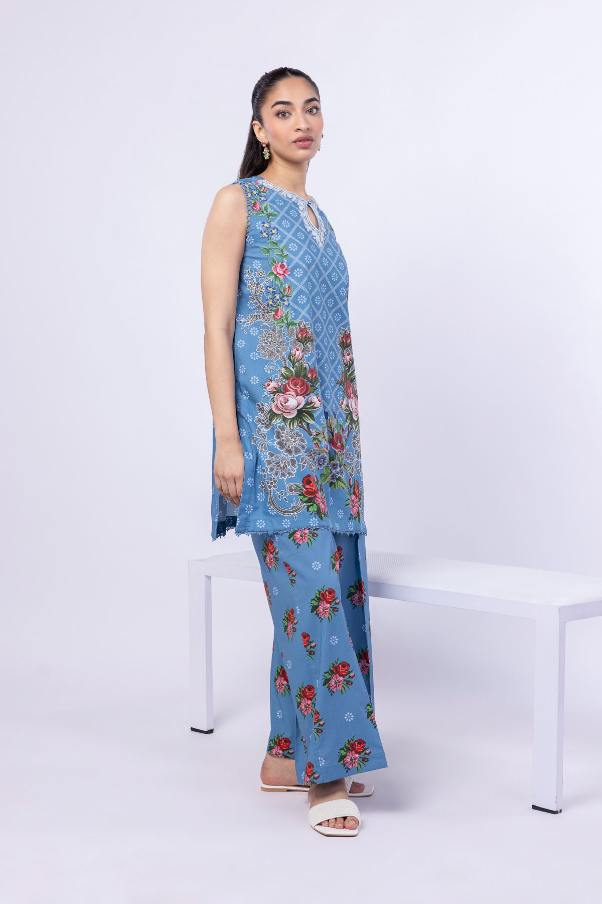 Embroidered Cotton Viscose Kurta - 25-05S22-05TB-VG