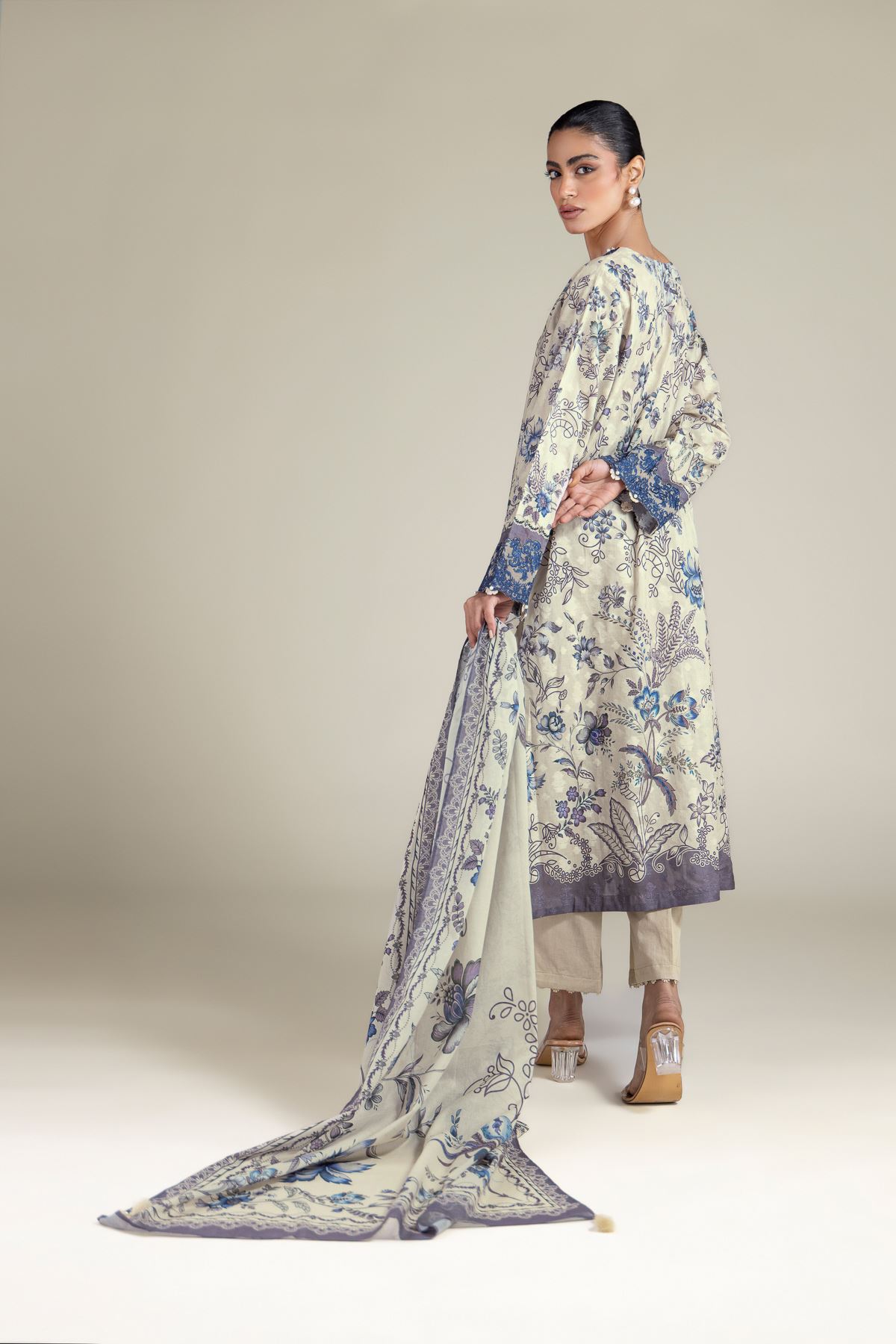 Embroidered Broshia Fabrics 3 Piece - A22-26-201FF1-VG