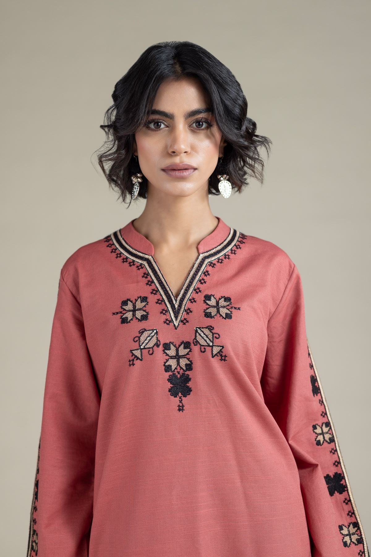 Embroidered Khaddar Kurta - 25-09-11E3-07TA-VG