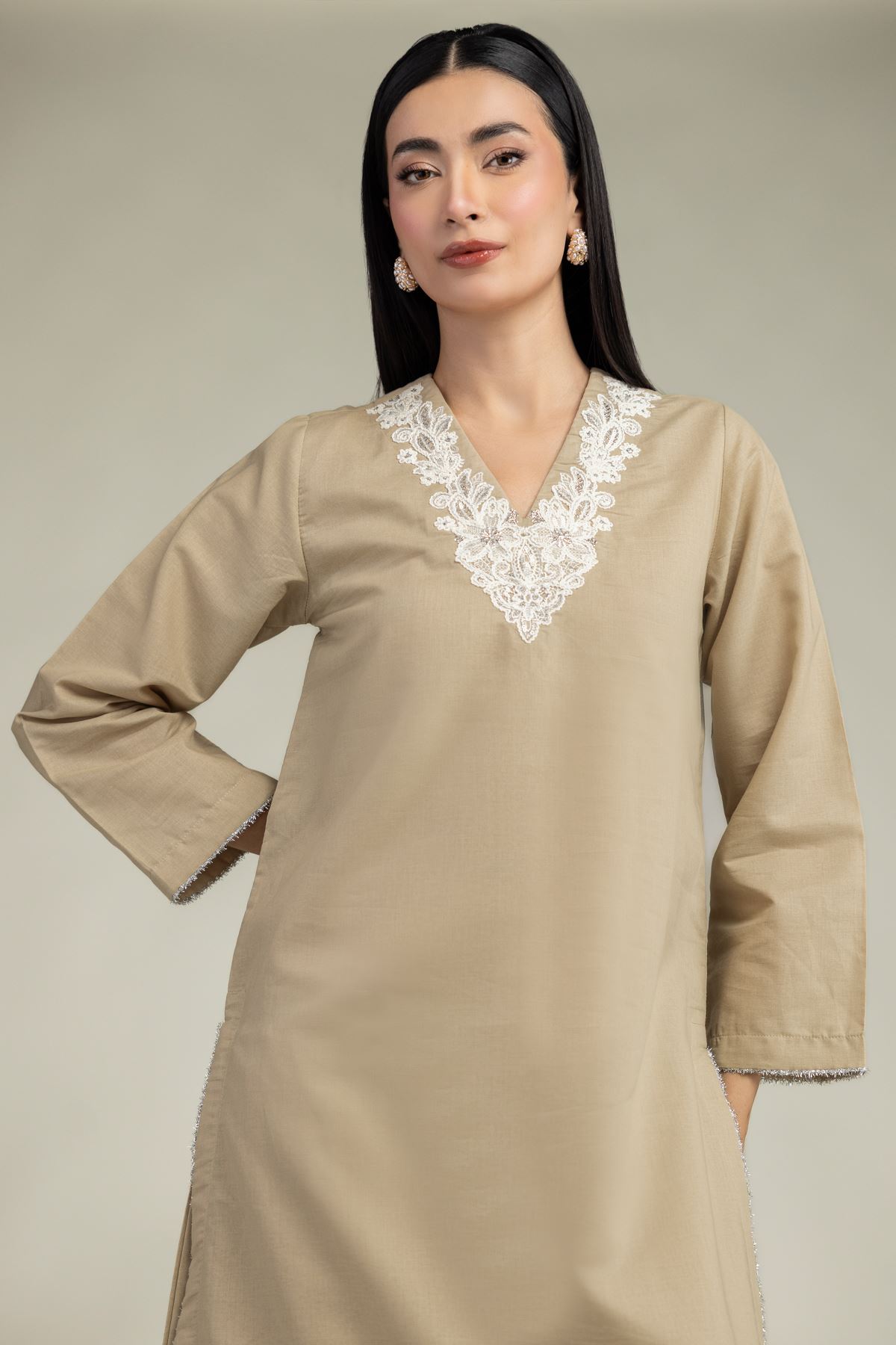 Embroidered Mesuri V-Neck Longline Kurta - 25-09-11E14-03TA-VG
