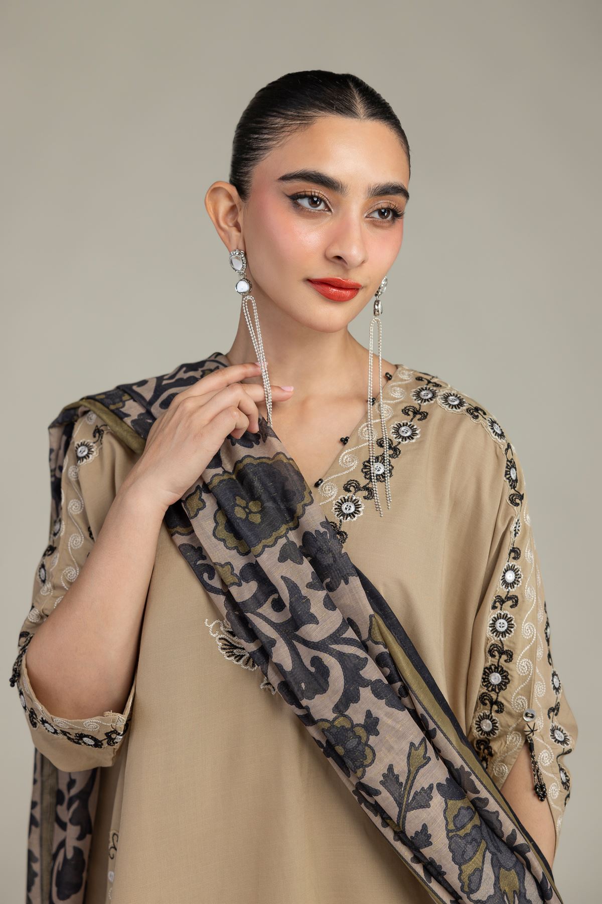 Embroidered Mesuri Beige Mesuri Dupatta - 2-26-210-A-C1-VG