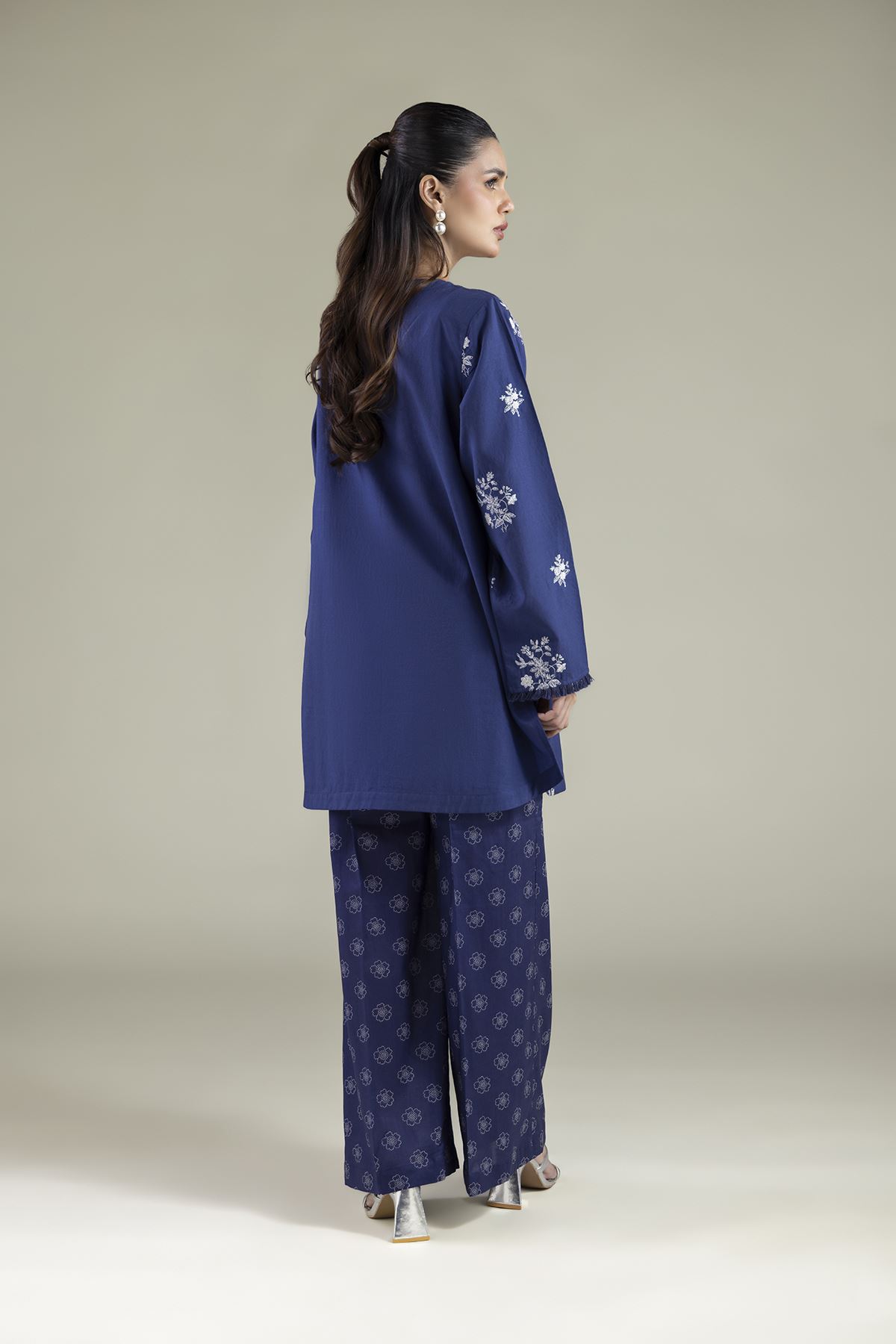 Embroidered Cambric Tailored 2-Piece Set - 2-26-301-B-F1-VG