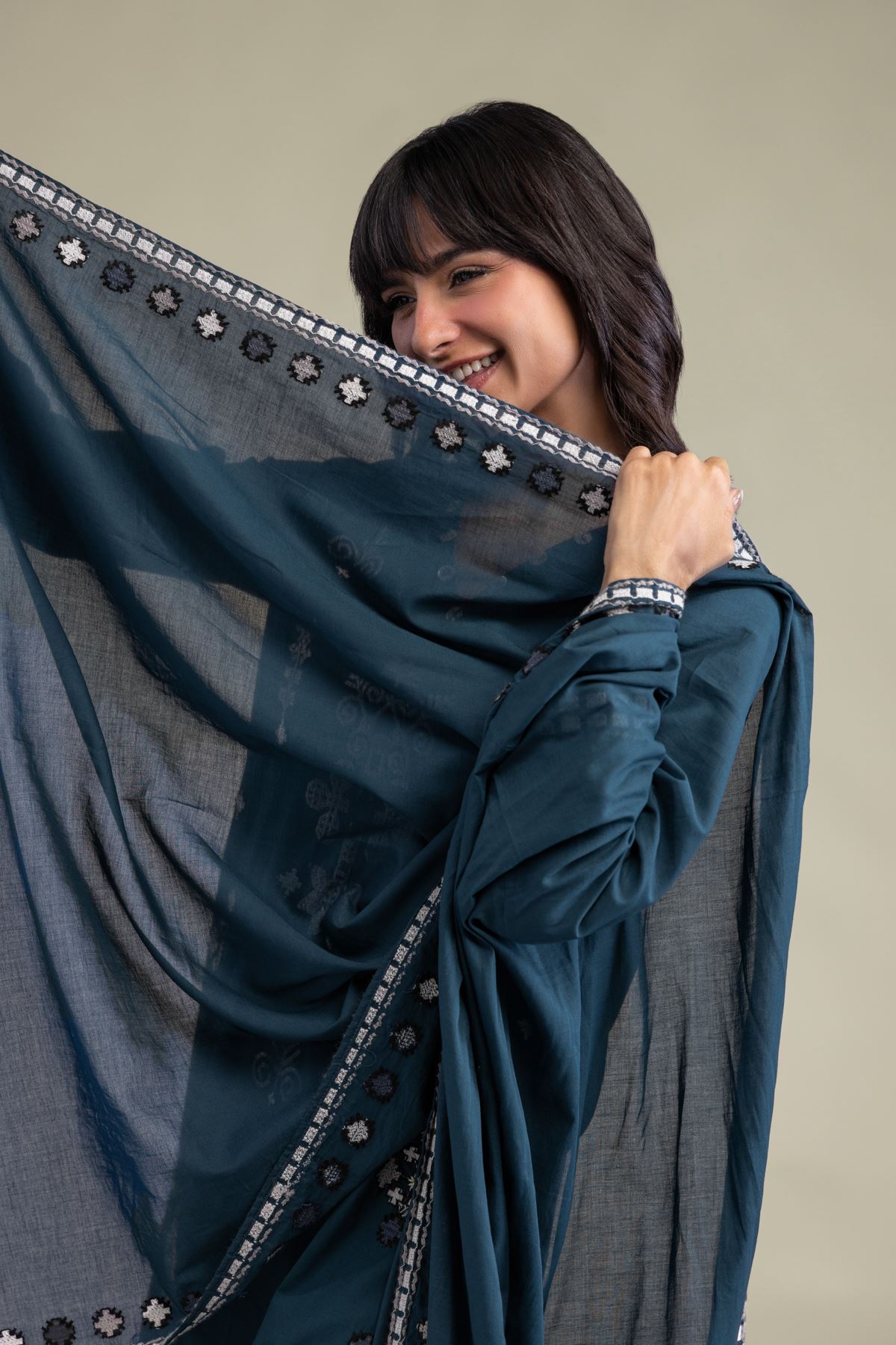 Embroidered Lawn Teal Lawn Dupatta - 25-08-12E8-07TB-VG