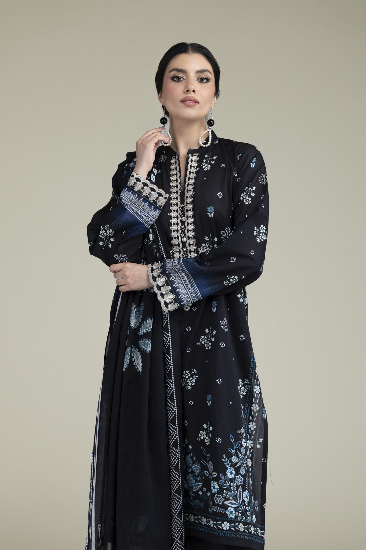 Embroidered Cambric Fabrics 3 Piece - A22-26-209FB1-VG