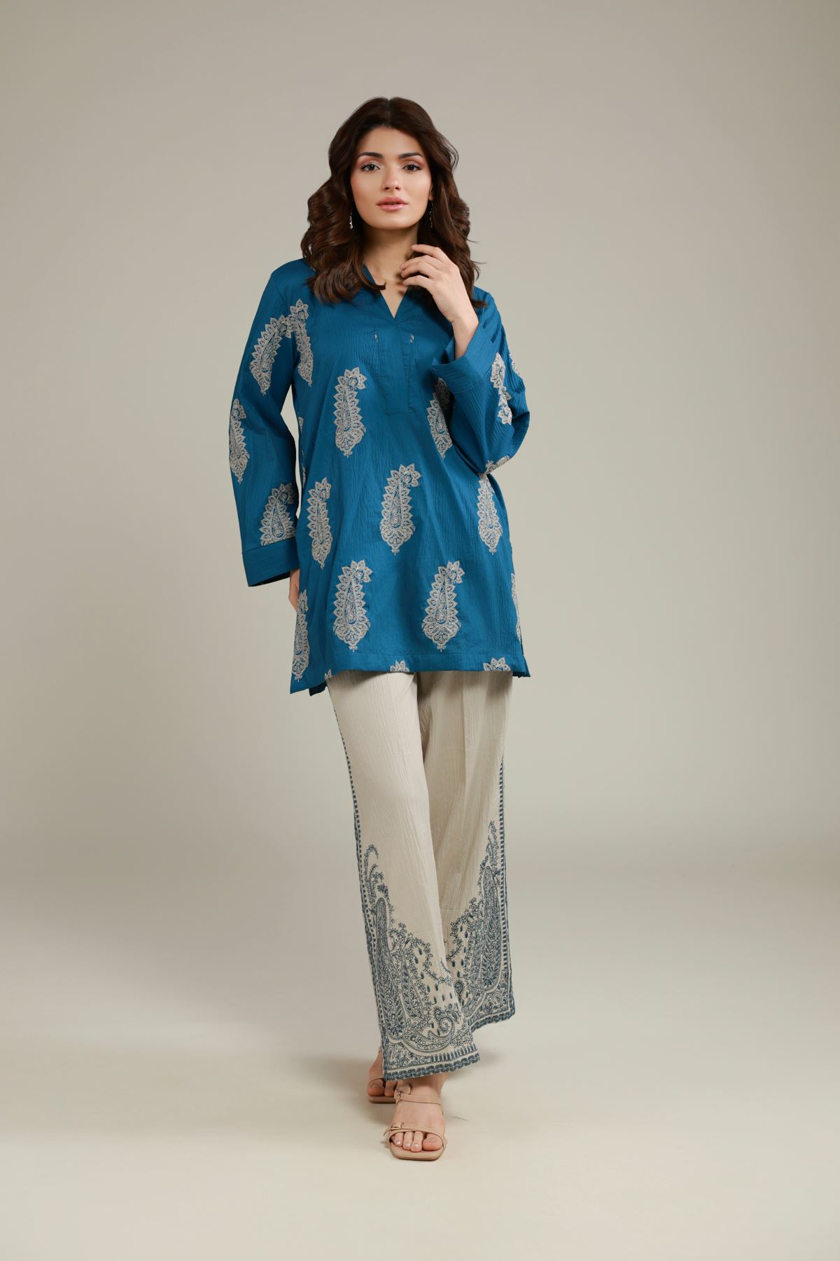 Embroidered Cotton Crinkle Paisley V-Neck Kurta - 2-26-105-A-D-VG