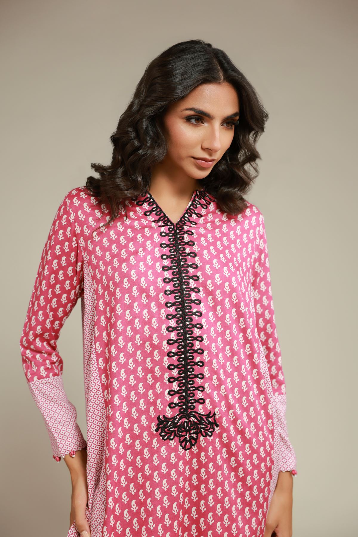 Embroidered Viscose Kurta - 25-09-10E2-09TB-VG