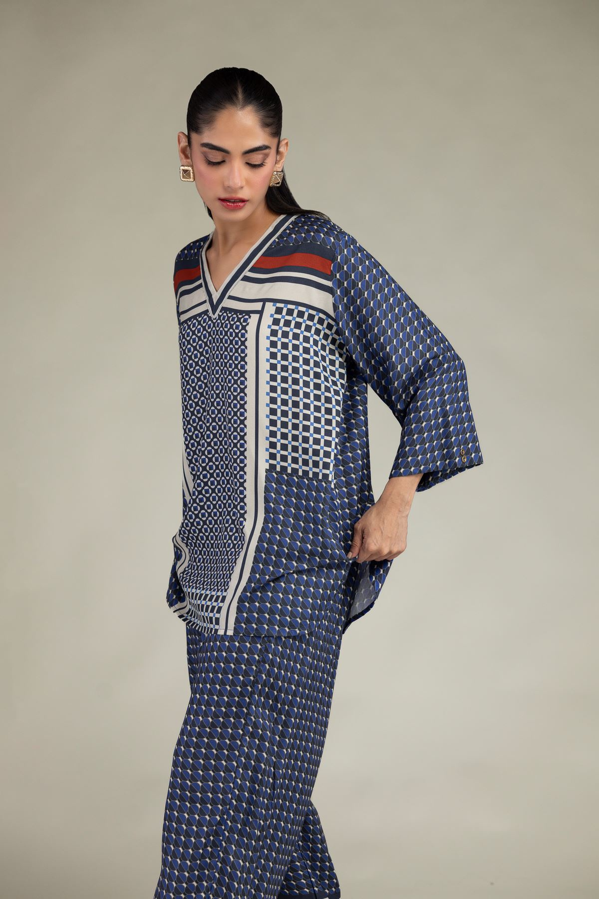Embroidered Viscose Crepe Viscose V-Neck Tunic - 2-26-308-A-G1-VG
