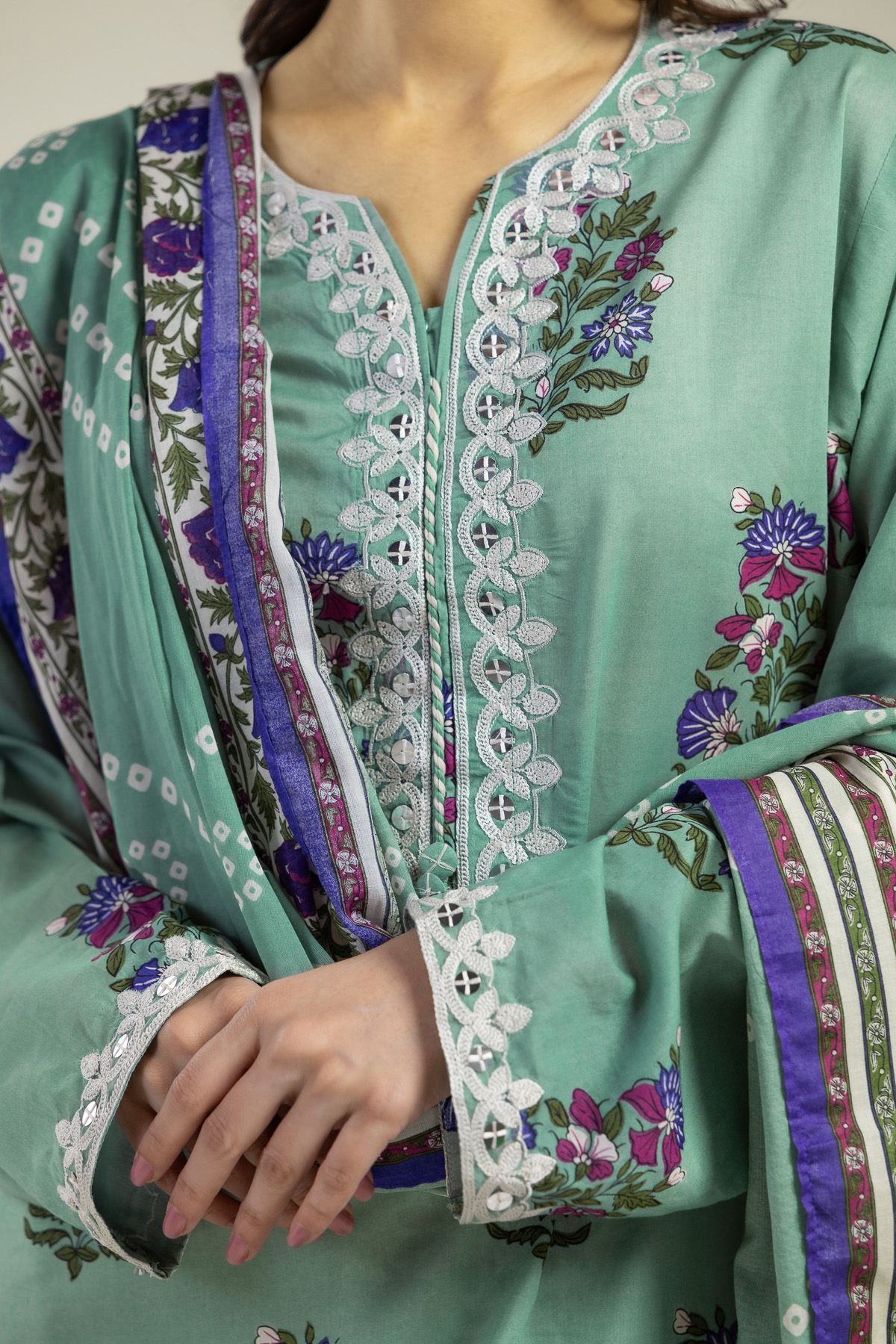 Embroidered Lawn 3-Piece Tailored Lawn - T-A11-26-111FH1-VG