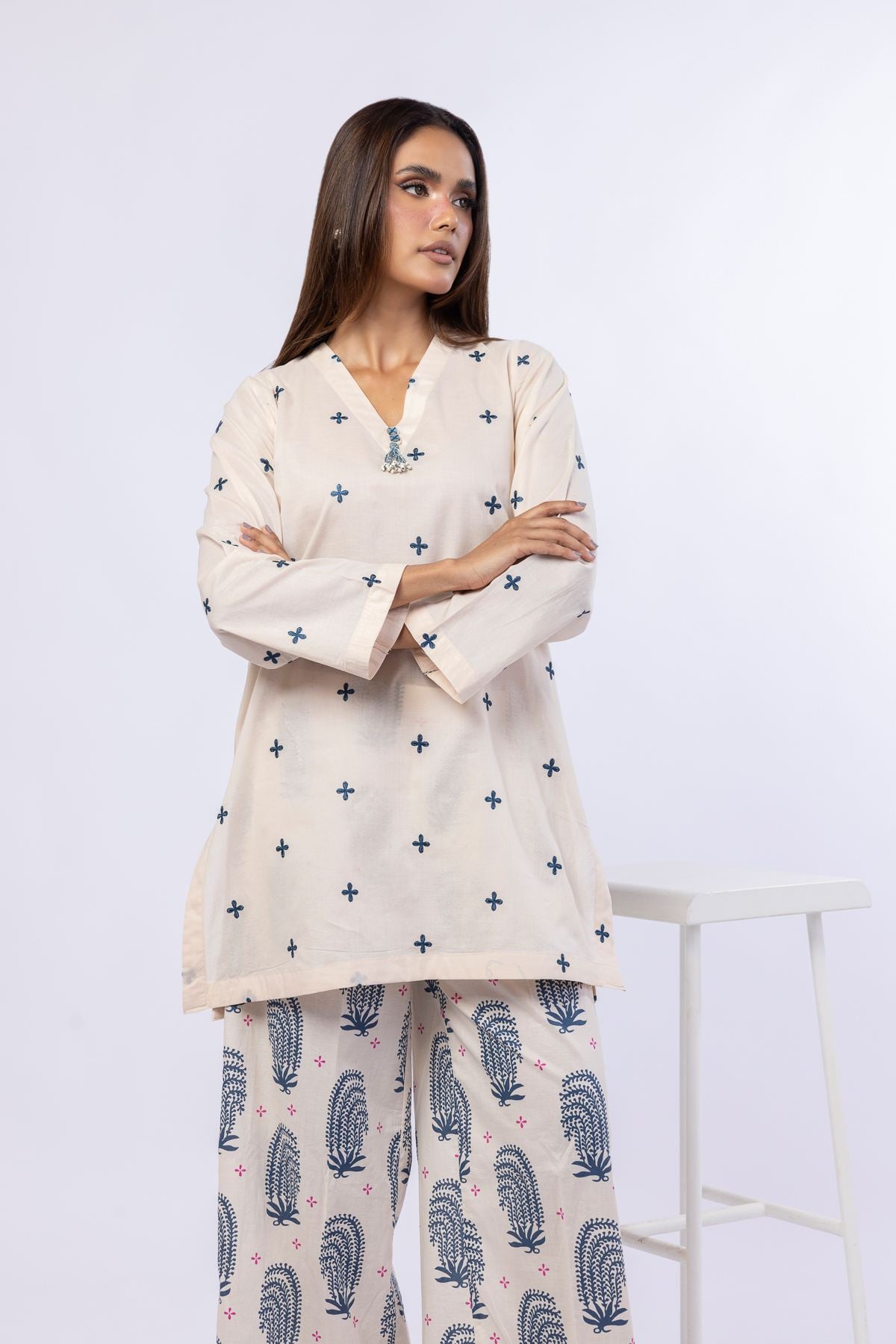 Embroidered Cambric Kurta - 25-08K3-05TA-VG