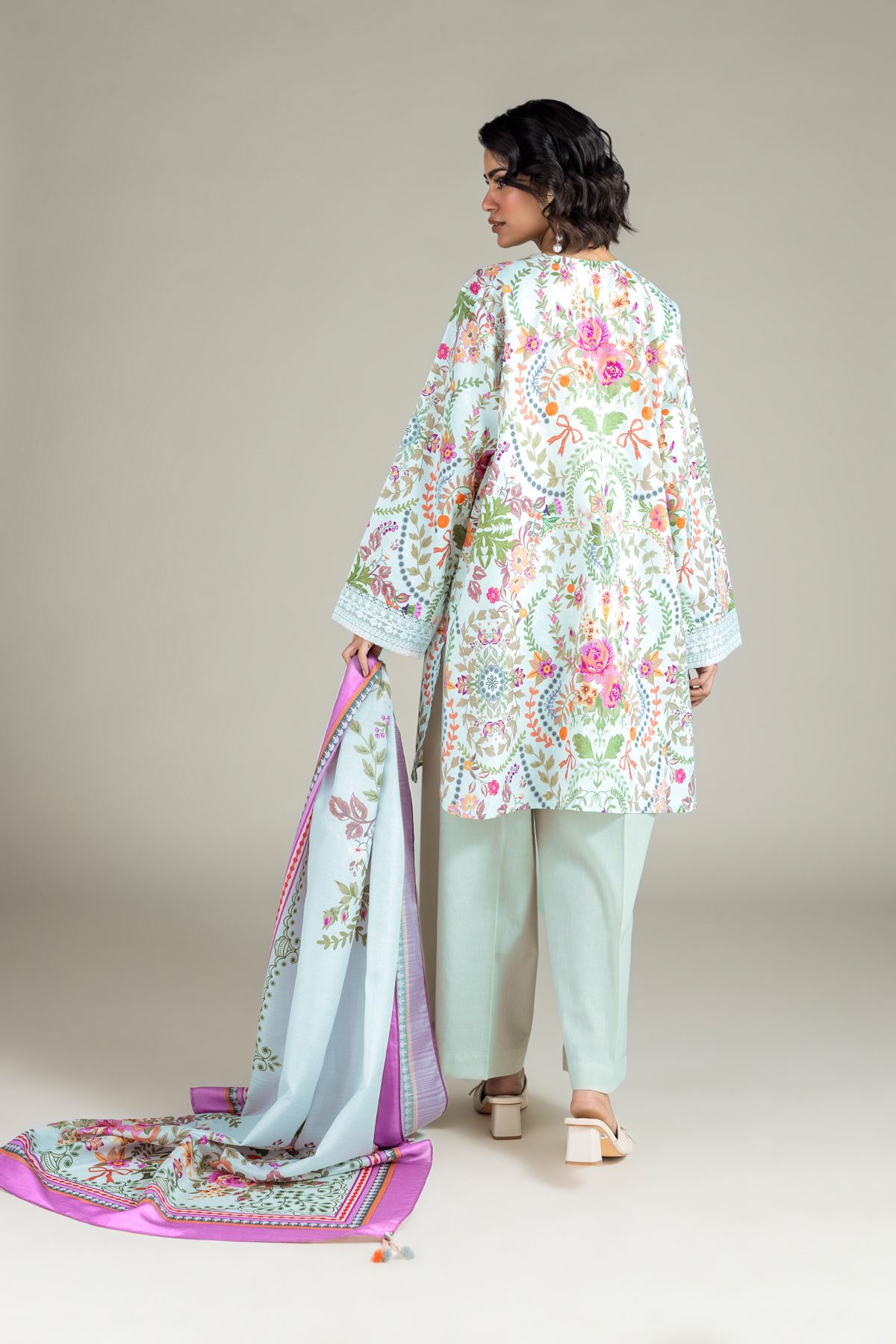 Embroidered Jacquard Fabrics 3 Piece - A22-26-121FG1-VG