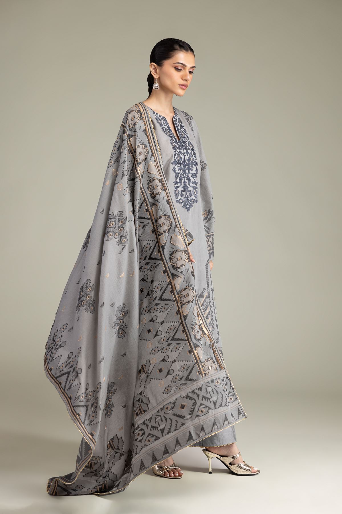 Embroidered Jacquard Fabrics 3 Piece - 1-26-102-A-F-VG