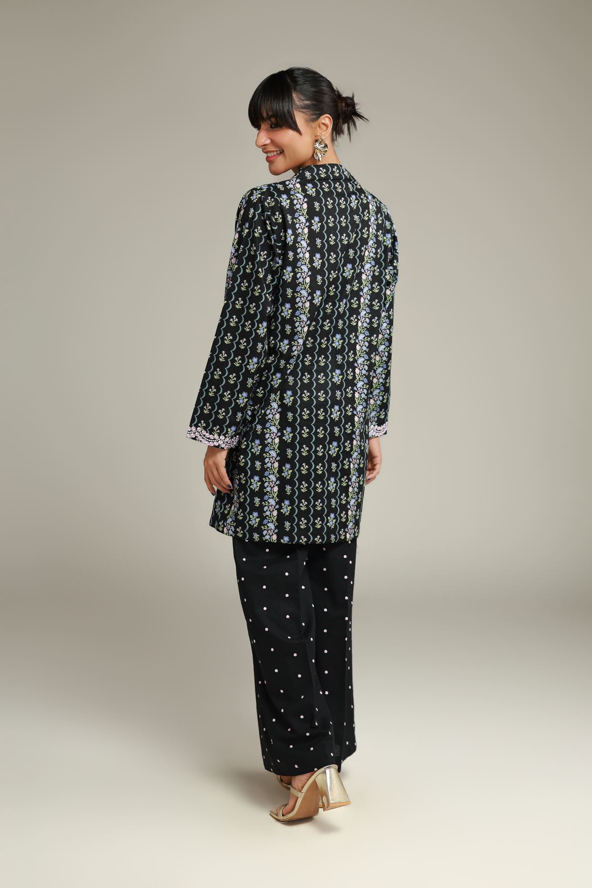 Embroidered Cotton Dobby Black Floral Kurta - R-SB25056A-VG