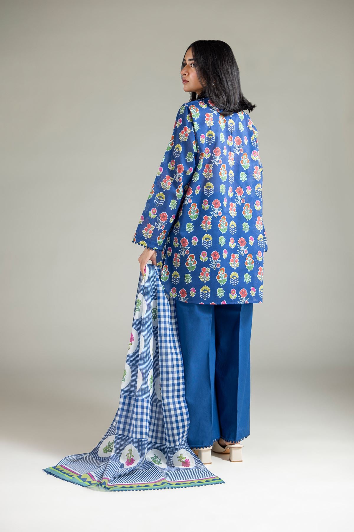 Printed Cambric Tailored 3-Piece Cambric - T-A33-26-112FG1-VG