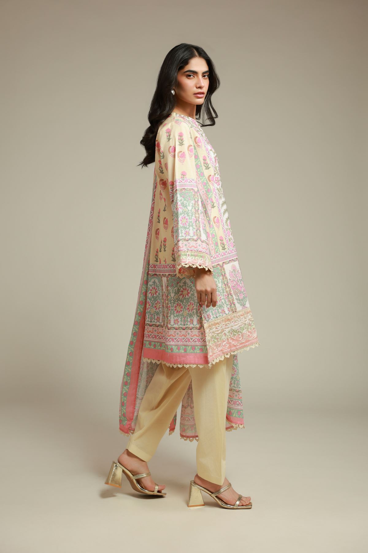 Embroidered Textured Lawn 3-Piece Tailored Lawn - T-A22-26-123FF2-VG