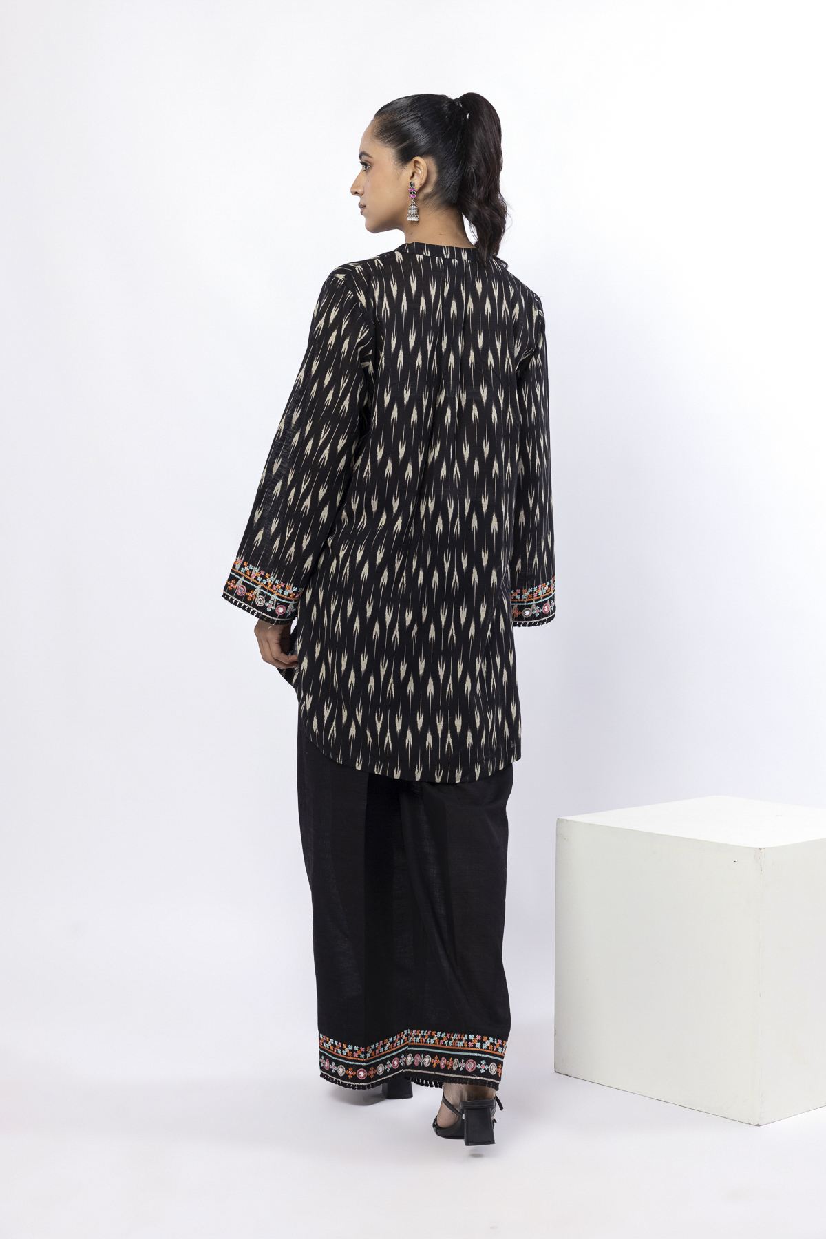 Embroidered Khaddar Tailored 2 Piece | Top and Bottom - LKN78BST-VG