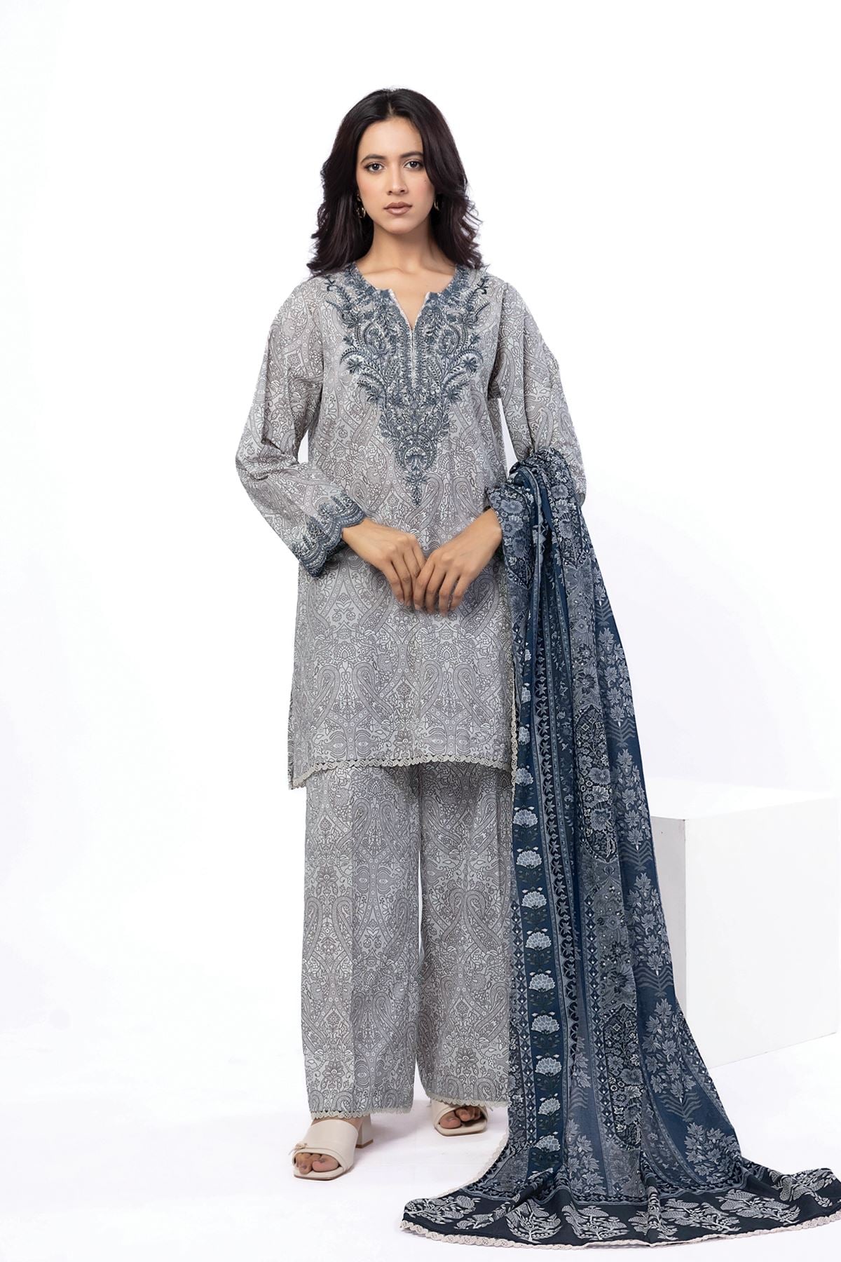 Embroidered Cotton Tailored 3 Piece - T-A22-26-101FI-VG